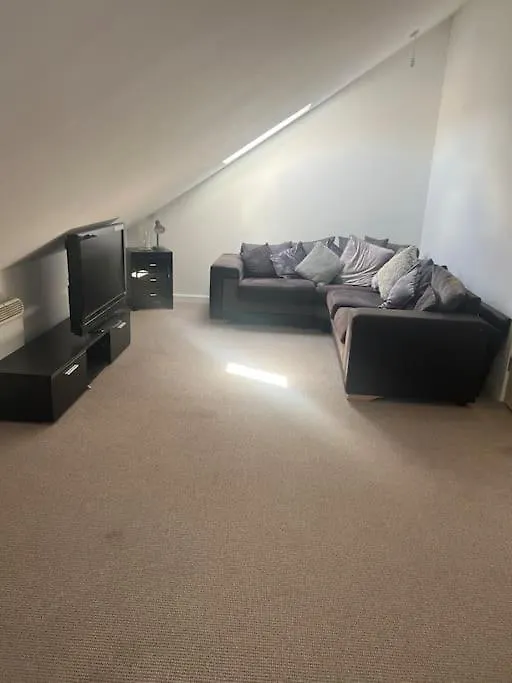 Just Off The M1 And A1 Apartment Hoyland